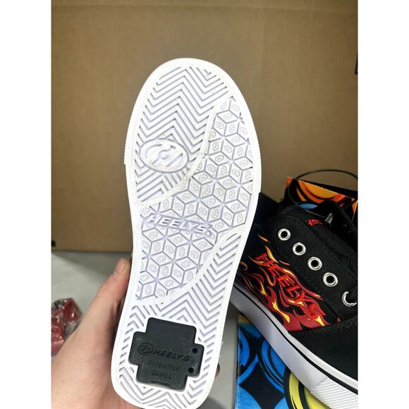 Heelys Hes10337h Youth 4 Black Red flames - Picture 3 of 6